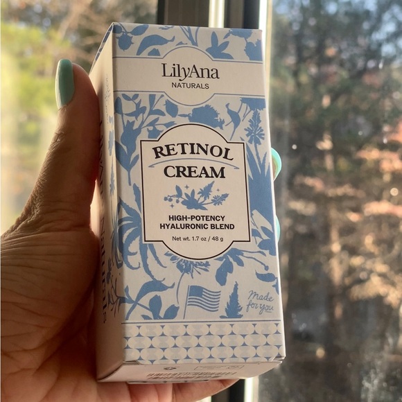 Skincare Set - Retinol, Face, Eye Cream & Vitamin C Serum - Picture 3 of 10